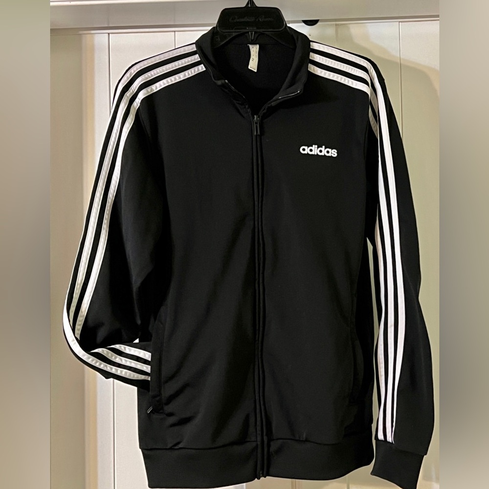 LIKE NEW: Adidas Medium black warm up jacket/full zip‎